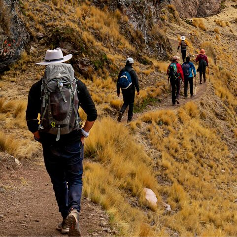 Tour guide scheduling on mountain